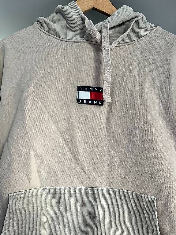 Pullover & Sweatshirts: Tommy Jeans Hoodie – Gebraucht aus Liestal von Schatzsucher90 1