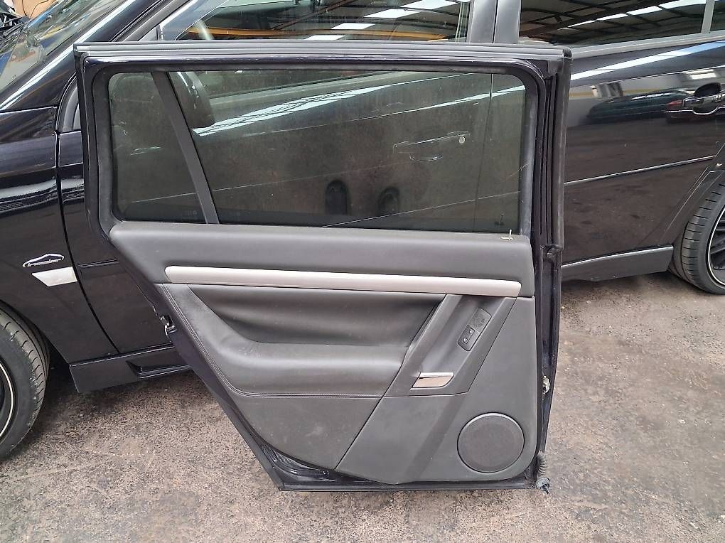 Tutti pezzi di ricambio auto: Opel Vectra C Cvan / Türe h.links – Usato da Huttwil venduto da kadett_78 1