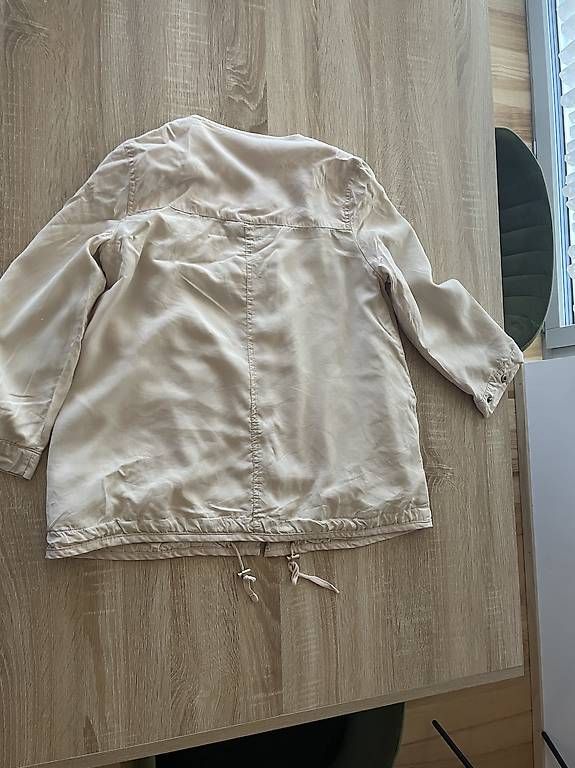 Giacche: Leichte Jacke – Usato da Basel venduto da Make-up-lover 4