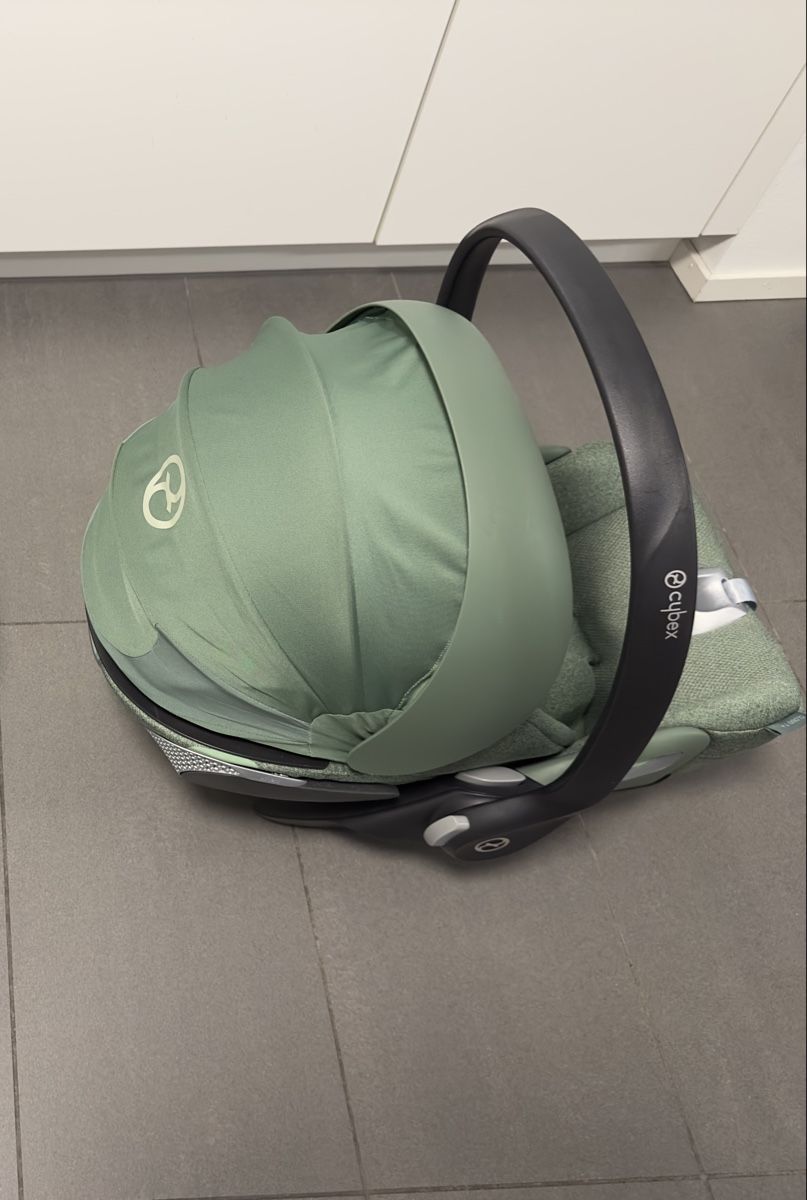 Cybex Seggiolini per auto: Cybex Babyschale mit Isofix Base – Usato da Rümlang venduto da gt20 2