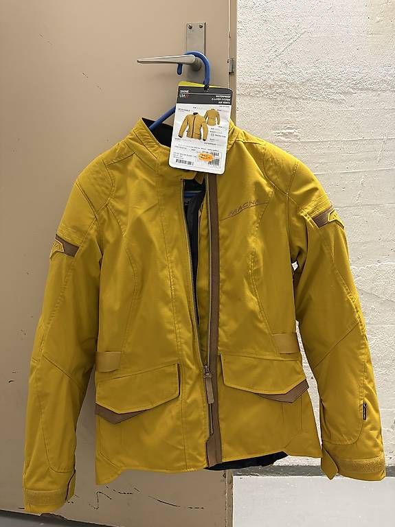 Jacken: Motorradjacke Macna Graphite Damen – Neu (gemäss Beschreibung) aus Bern von van_5dmb