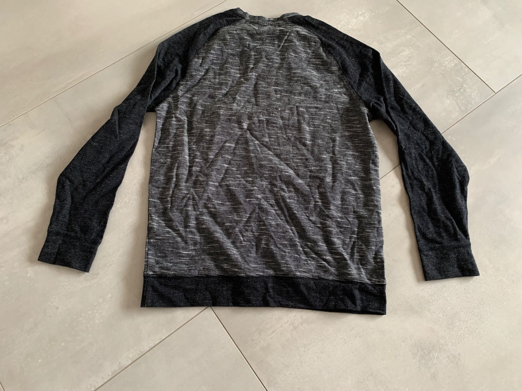 Guess Pulls & Sweat-shirts: Pullover GUESS Gr. 50 – Neuf (Voir description) à Zuzwil SG par Ibohaus 1