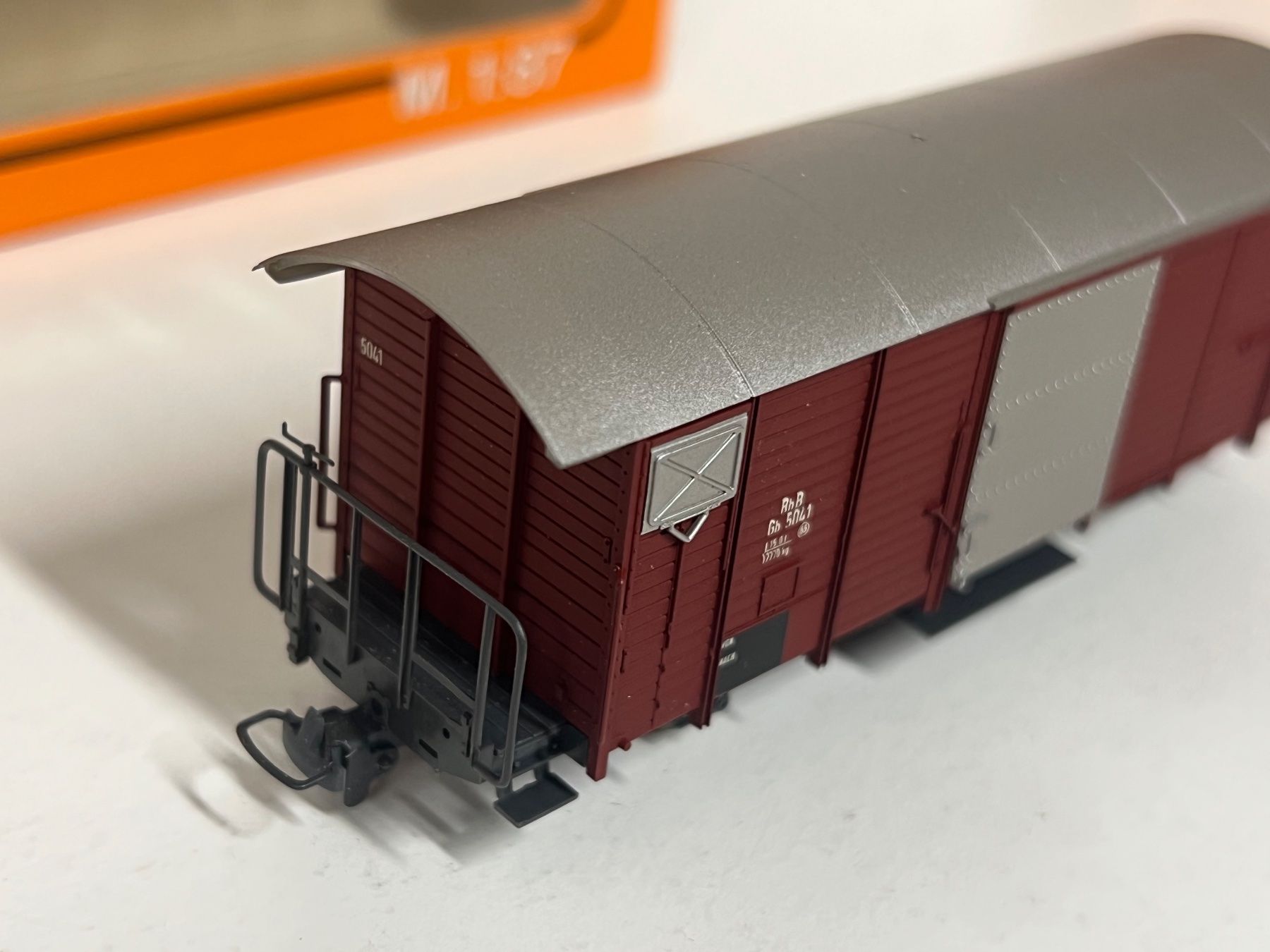 Bemo Modellini di ferrovie: Bemo 2250 ged. Güterwagen RhB H0m – Usato da Neuenhof venduto da ludovicco 3