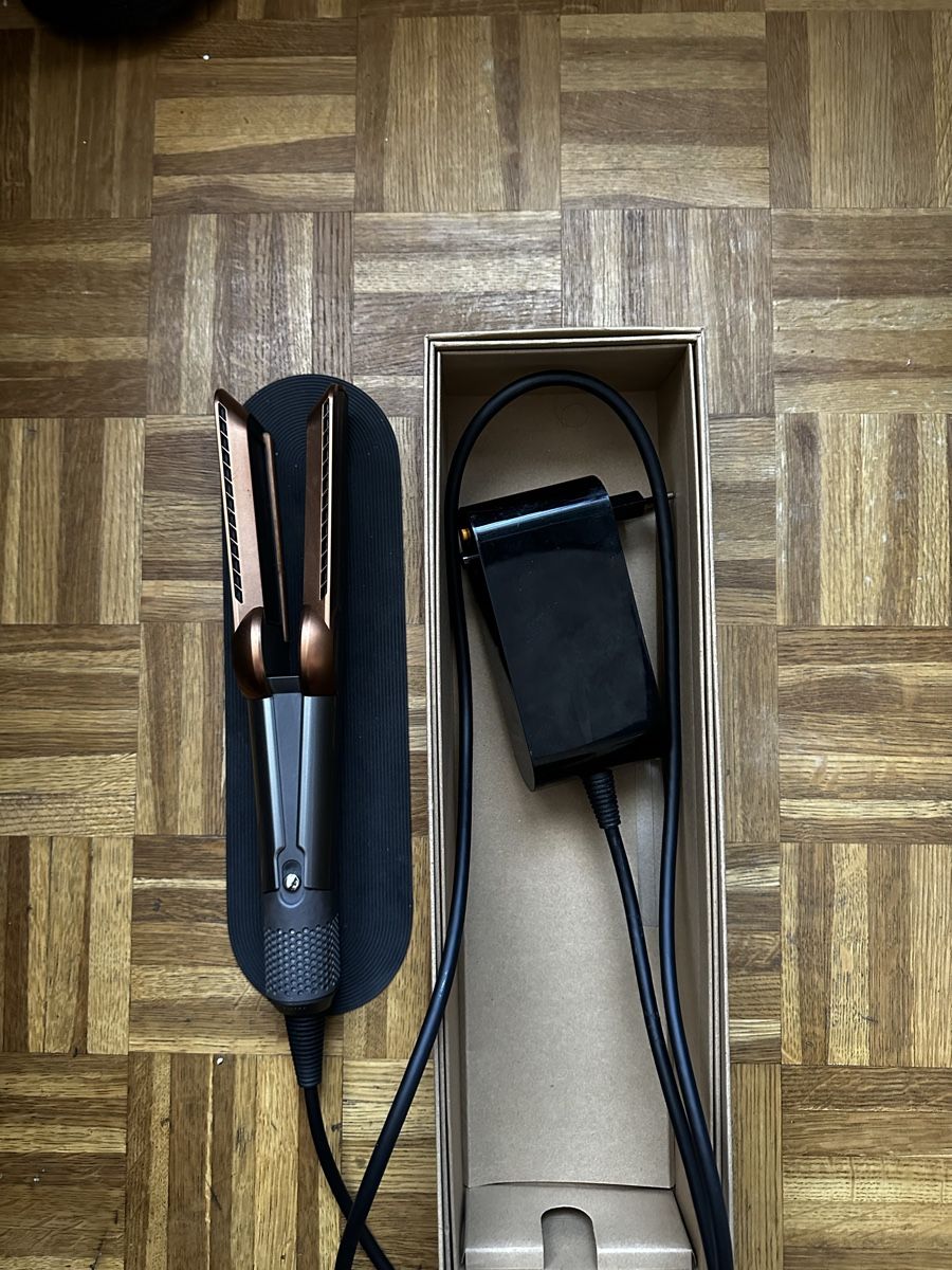 Dyson Piastre & Arricciacapelli: Dyson airstraight  – Nuovo (secondo la descrizione) da Cortaillod venduto da bap_7q9y 2