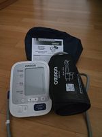 Tensiomètre électronique Omron M3 Comfort, comme neuf.