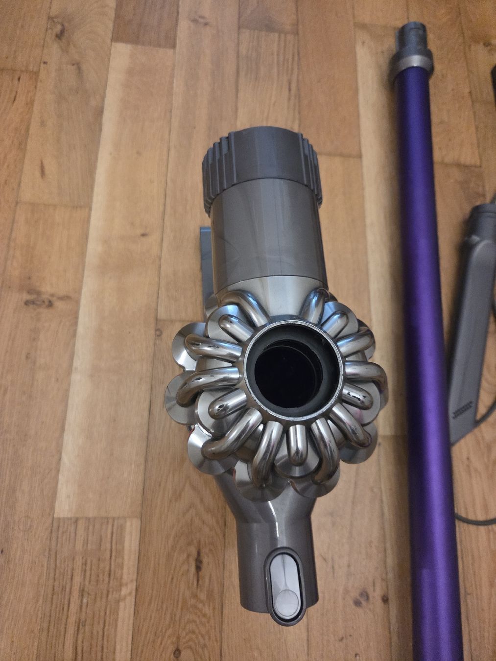 Dyson Aspirateurs & Accessoires: Dyson  – Défectueux à Yverdon-les-Bains par Carmelo85 1