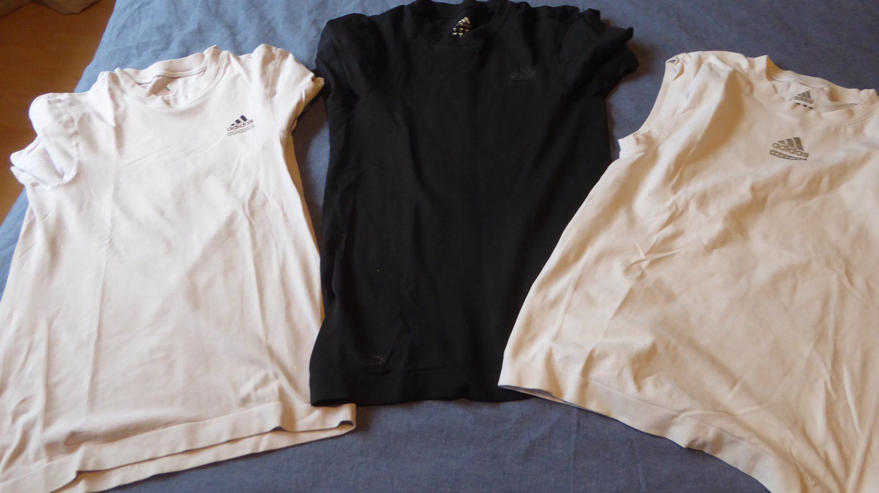 Kleiderpakete: 3 addidas Sport Tshirt Gr M – Gebraucht aus Sargans von Benziner 6