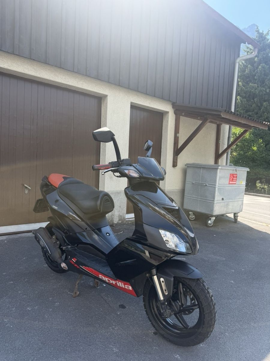 Aprilia Scooters: Aprilia SR50  – D'occasion à Schwanden GL par jm7_s5kk 5