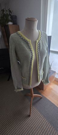 Strickjacke Grösse M mit Zierperlen 100% Kaschmir Cashmere