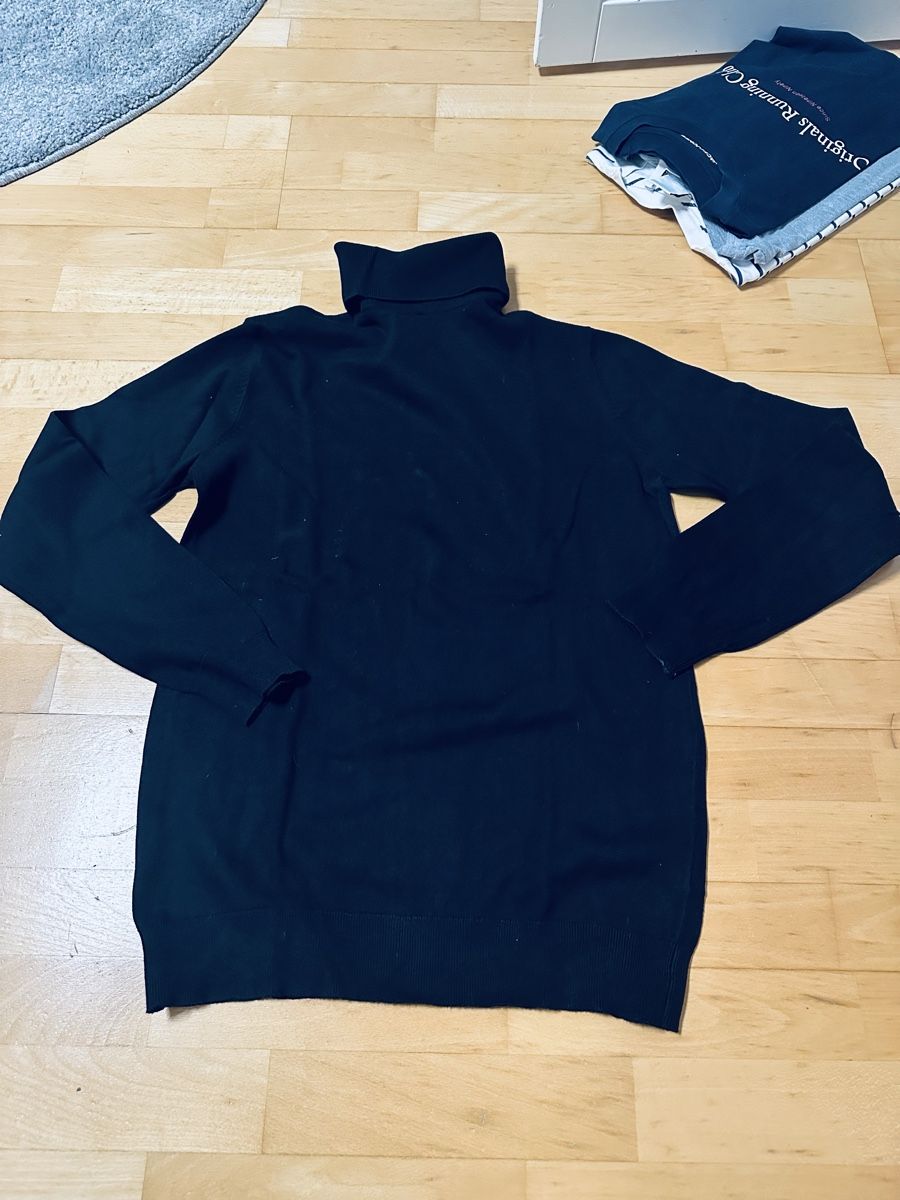 H&M Maglioni & Felpe: H&M Rollkragenpullover, Schwarz – Usato da Weinfelden venduto da jos_nl7m