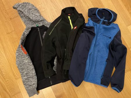 14 teiliges Kleiderpaket für Jungs, in der Grösse 122/128