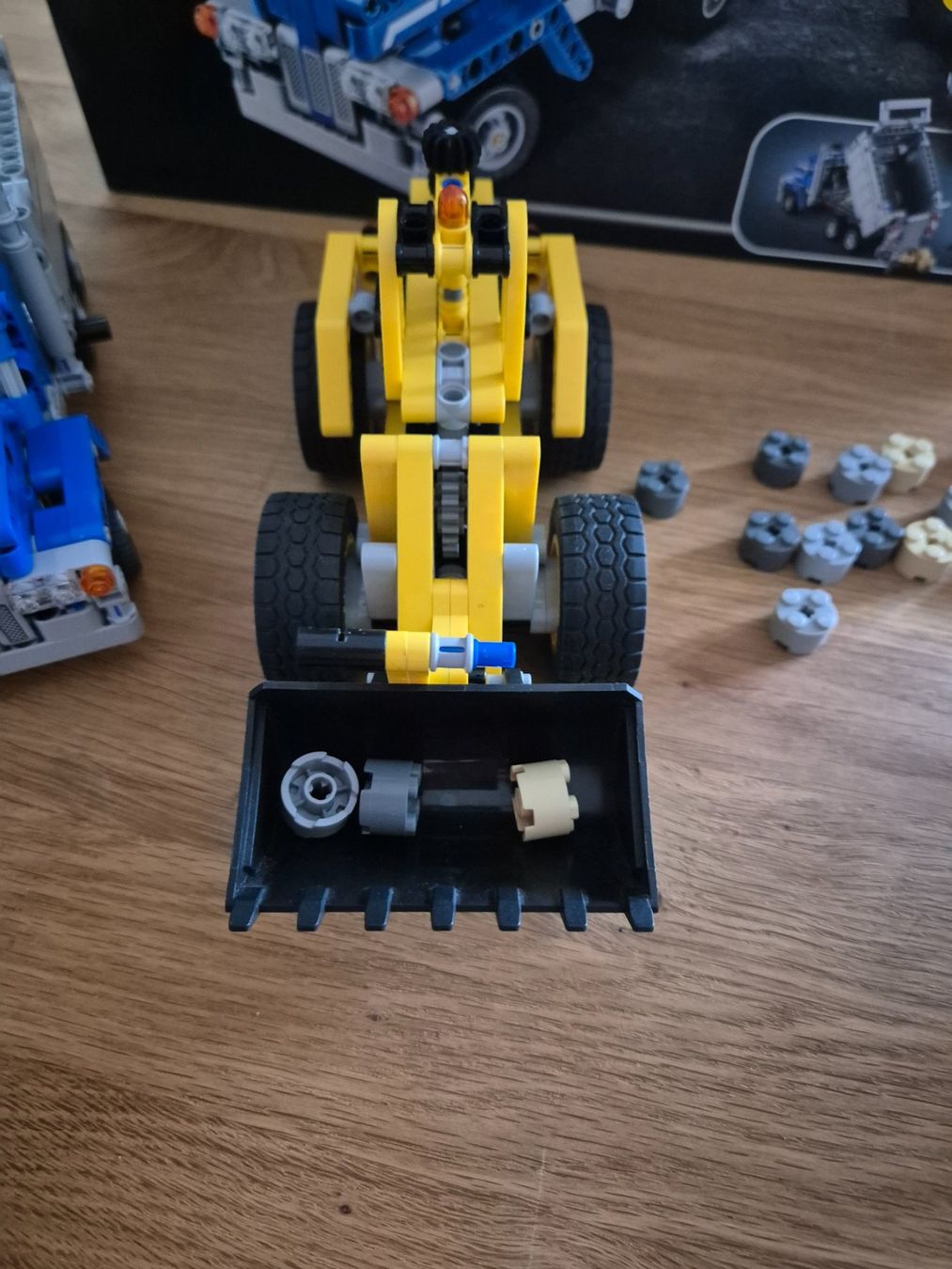 Lego Giocattoli: Lego TECHNIC 42023 - BAUSTELLE kpl. + anleitung+karton – Usato da Leimbach TG venduto da lachende 2