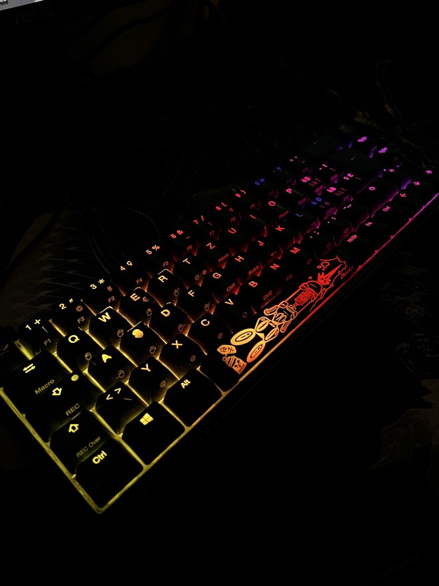 Ducky Tastiere: Ducky One 2 series mechanical keyboard RGB Backlit – Usato da Bern venduto da pnlmc2325