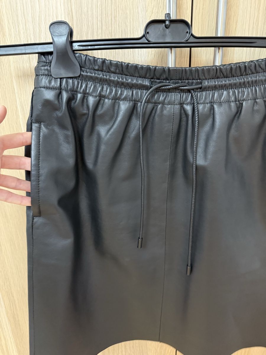 Massimo Dutti Gonne: Massimo Dutti leather skirt s.36 – Usato da Nyon venduto da dasha107 2