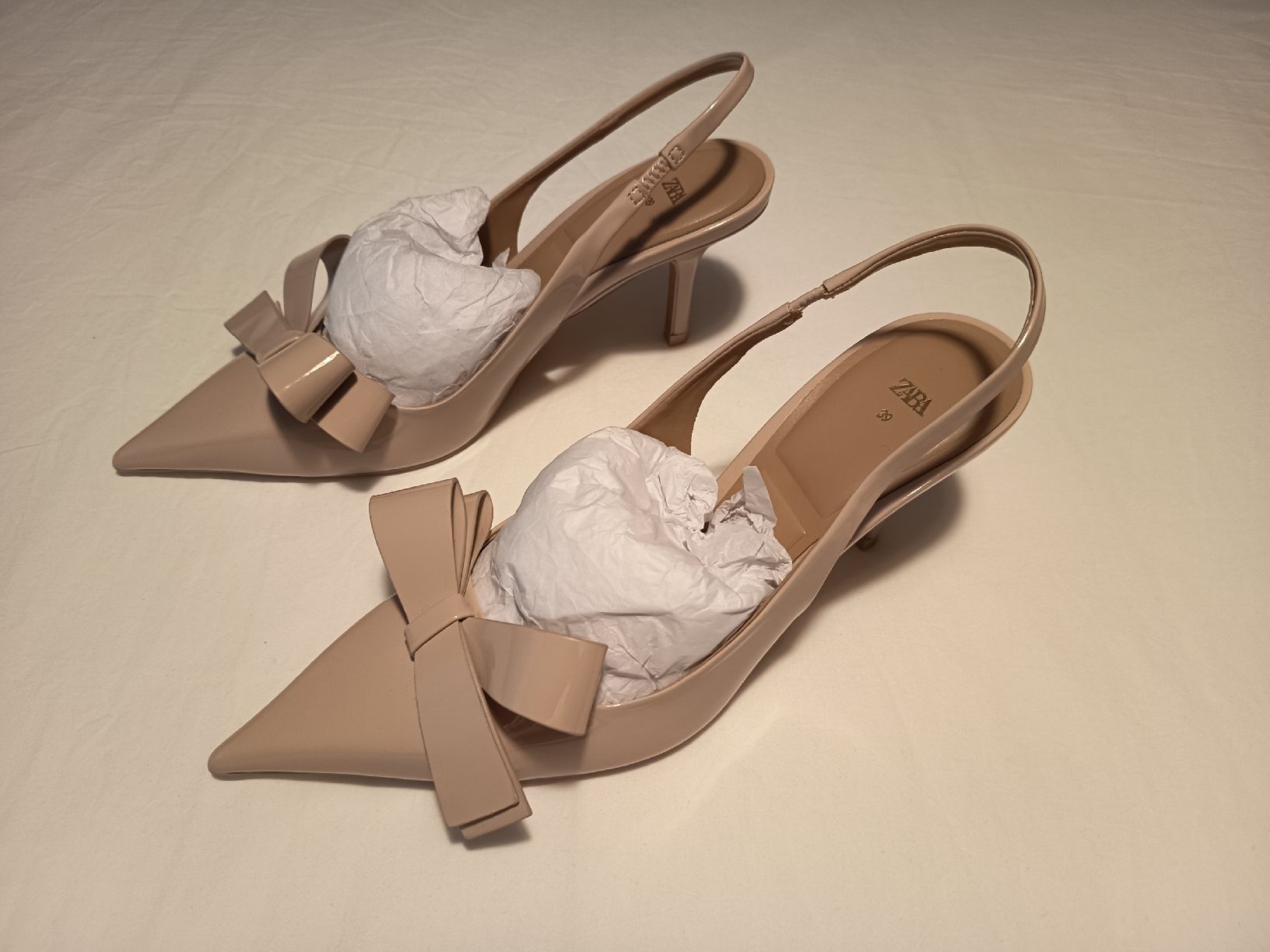 Zara Scarpe da donna: High-Heel  Slingback Shoes with Bow Beige – Nuovo (secondo la descrizione) da Basel venduto da beg_6v7r 1
