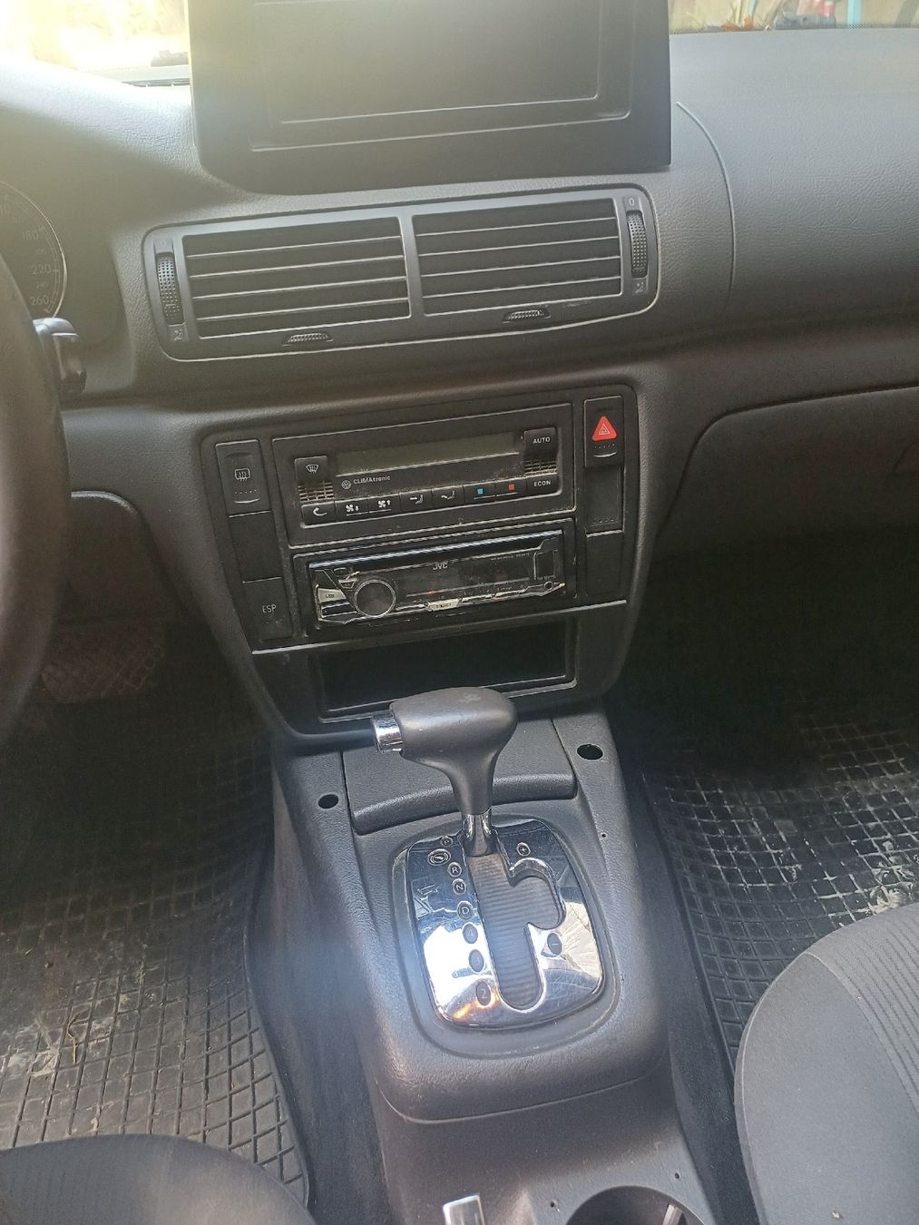 VW Automobili: VW Passat mit MFK – Difettoso da Wangenried venduto da Recycler94 7