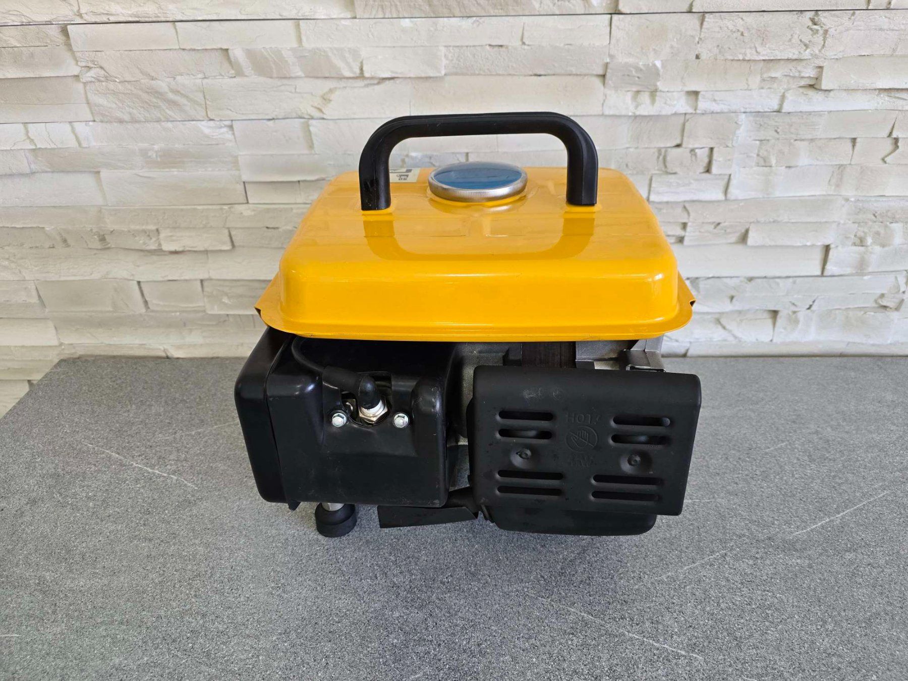 Stromgeneratoren: 800 W Stromerzeuger Stromgenerator Notstromaggregat Benzin – Neu (gemäss Beschreibung) aus Baar von Werkzeugzentrum 5