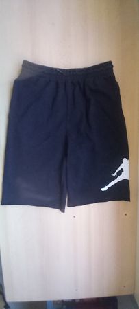 Shorts Jordan noir taille XL pour 13-15 ans 163-175cm