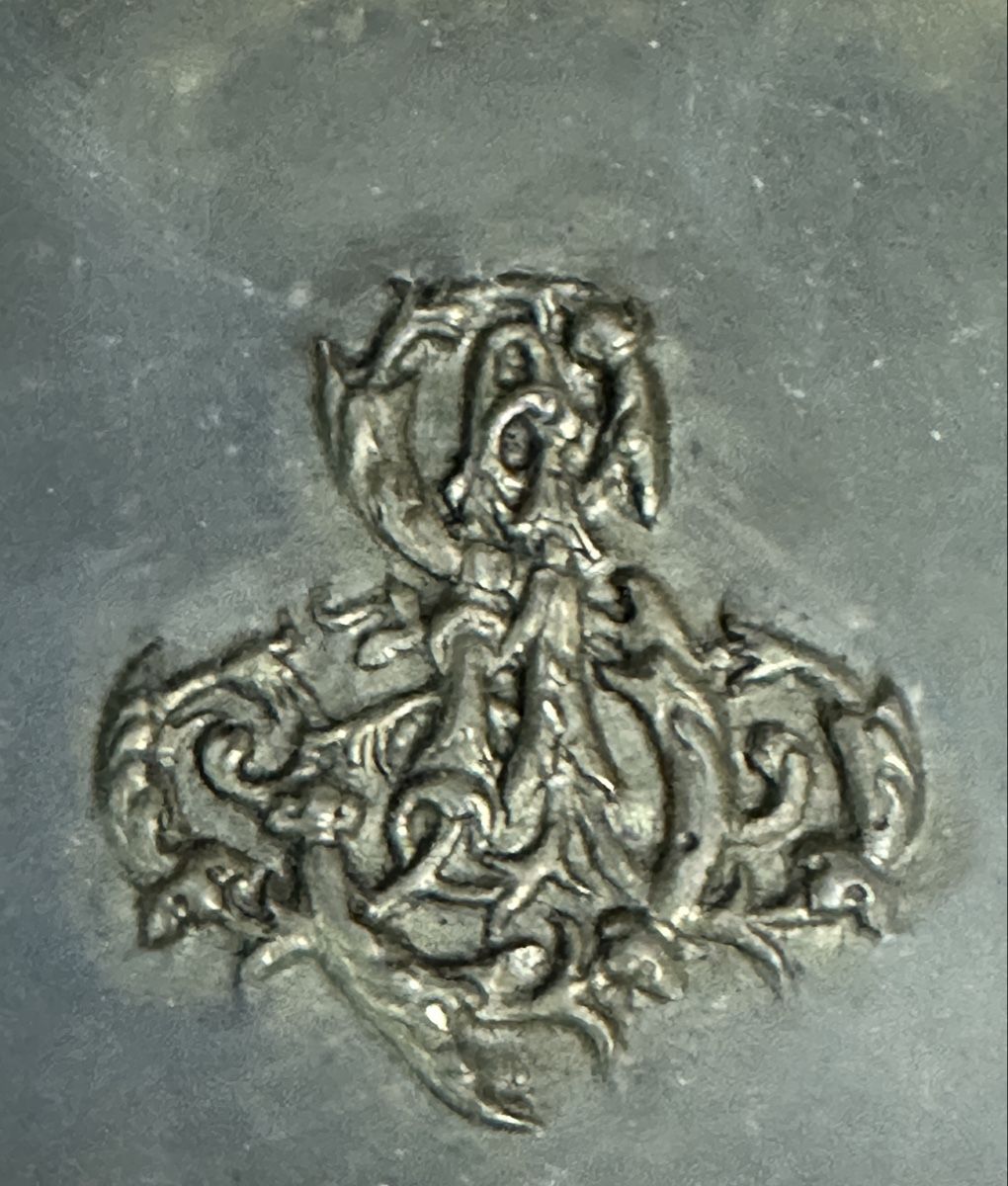 Tutte le decorazioni: Blech mit Form dekorativen Sammlermonogrammen. – Usato da Nussbaumen AG venduto da olitech5415 3