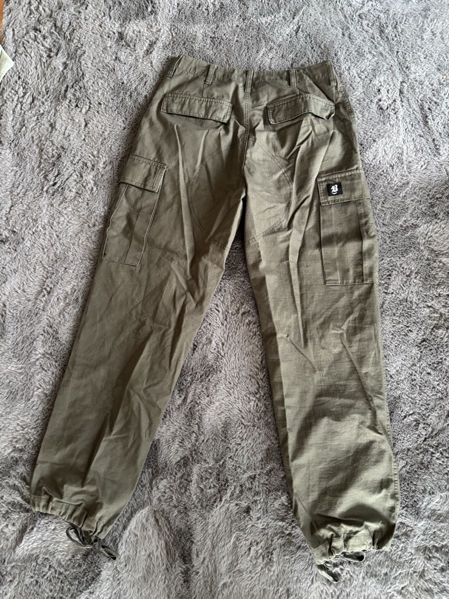 Pantaloni: Khaki Cargo Pants - Unisex – Nuovo (secondo la descrizione) da Wichtrach venduto da Re_Fit 1