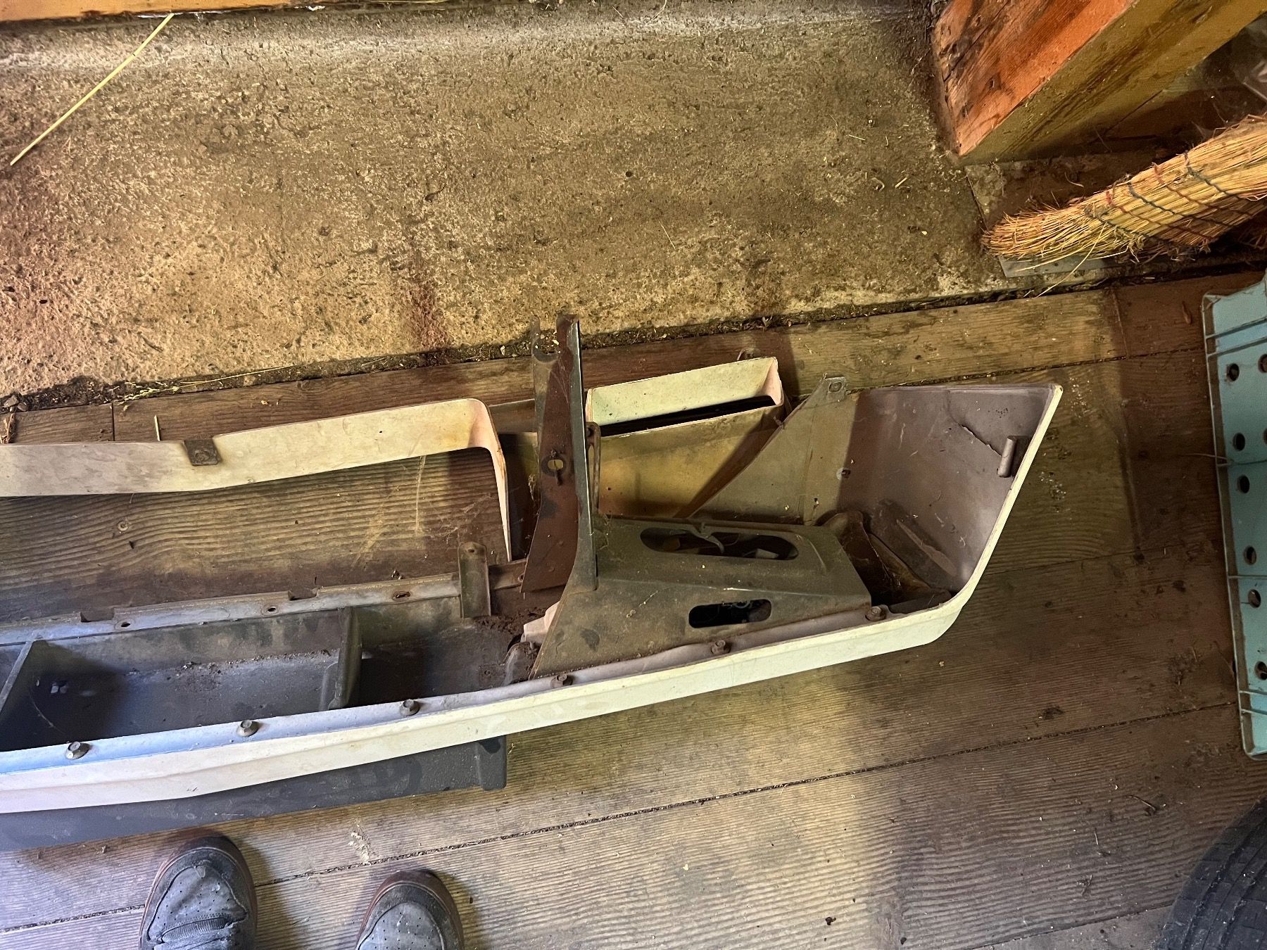 Mitsubishi Tutti pezzi di ricambio auto: Mitsubishi Starion Front Stossstange – Usato da Mirchel venduto da Hilal1994 4