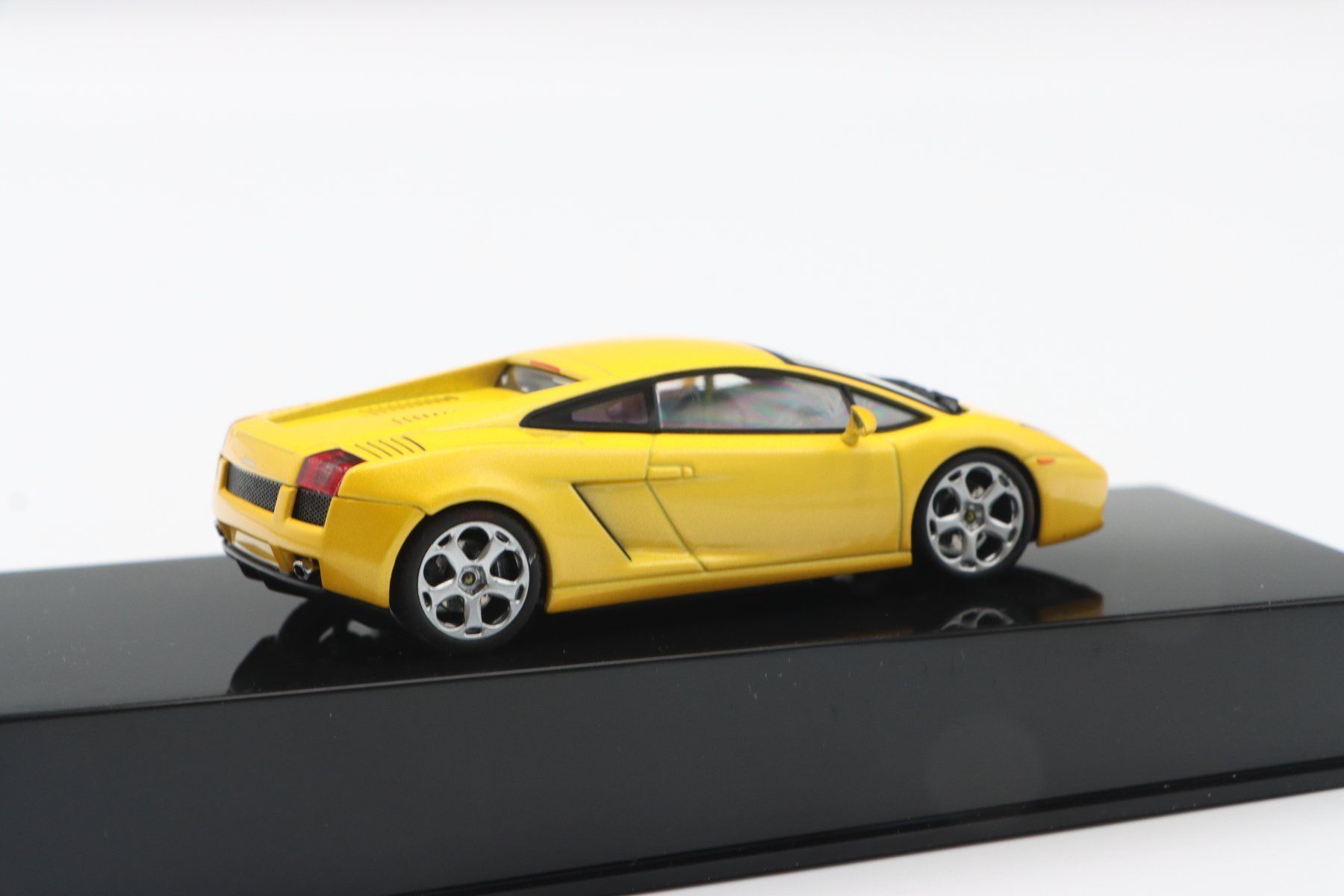 Lamborghini Modellini d'auto: Lamborghini Gallardo 2004 1:43 AutoArt – Nuovo e nell'imballaggio originale da Bühl b.Aarberg venduto da modelldiecast 8