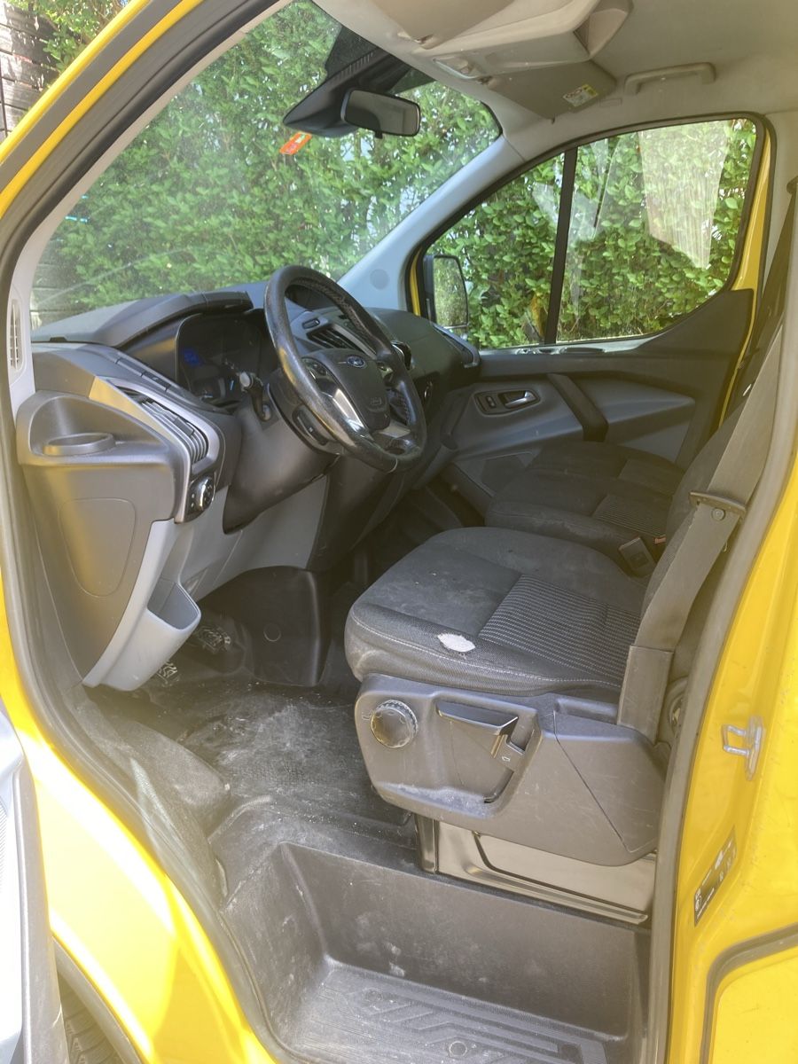 Ford Nutzfahrzeuge: Ford Transit Custom – Gebraucht aus Uster von Furisa 2