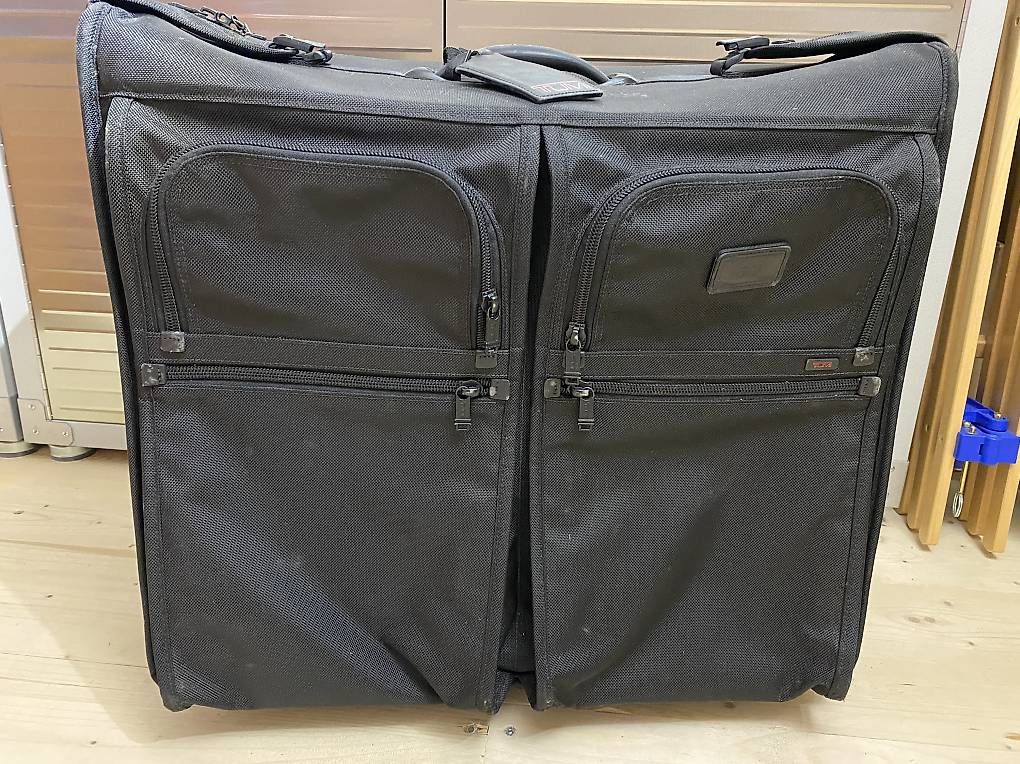 Tumi Valigie: Tumi Alpha 2 Kleidersack auf Rollen – Usato da Vitznau venduto da BCHU 1