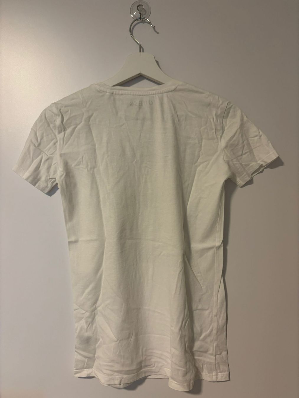 Guess T-shirt: Guess T-Shirt – Usato da Bülach venduto da cf96 1