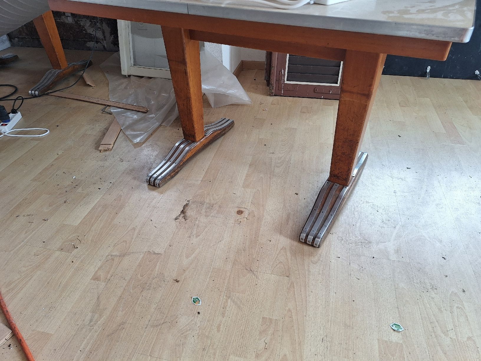 Tables: 5 massive Tische , Schweizer Produkt – D'occasion à Thun par Panter1966 3