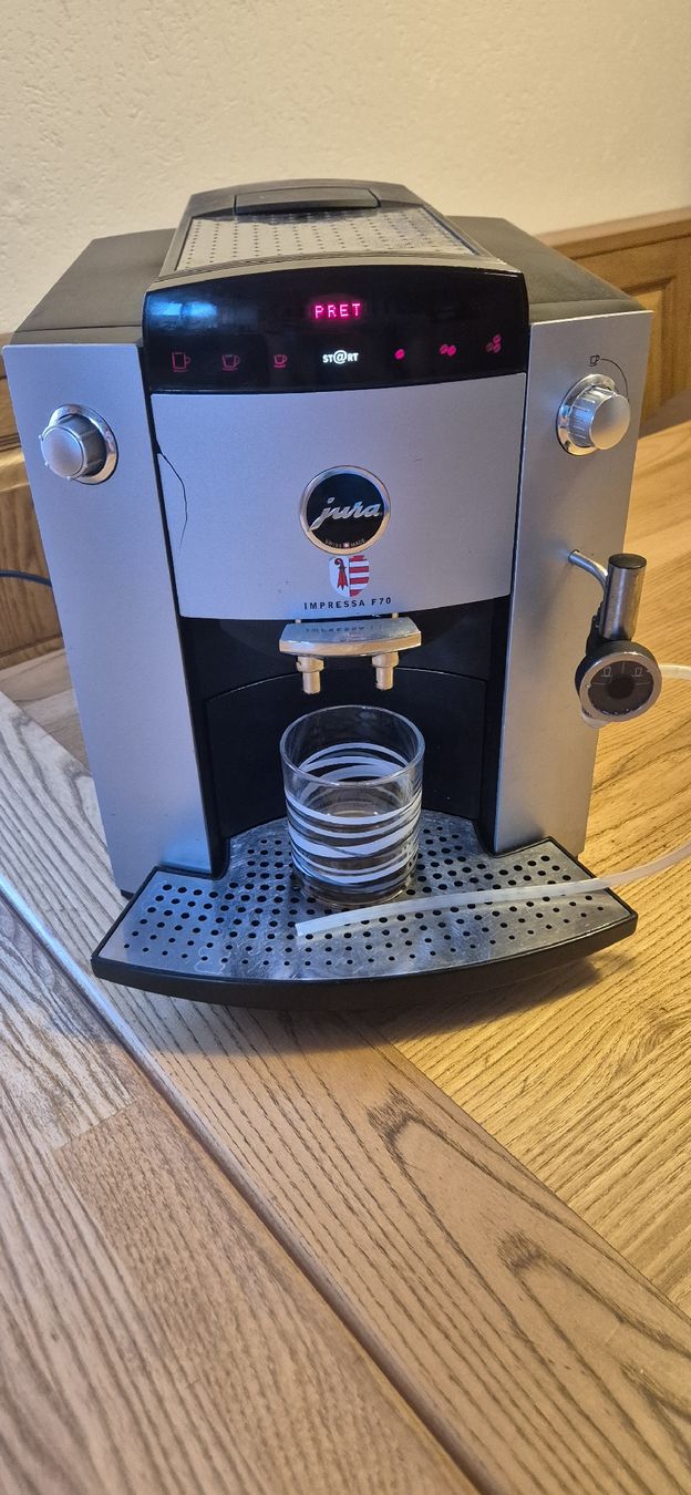 Jura Machines à café & Machines à expresso: Machine à café Jura F70 – D'occasion à Le Noirmont par fre_w5hv 1