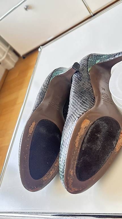 Damenschuhe: NAVYBOOT LEDER-PUMPS IN REPTILOPTIK – Gebraucht aus Zürich von sus_97pd 3
