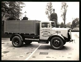 Fotografie LKW der Firma S.N. Slawson, a