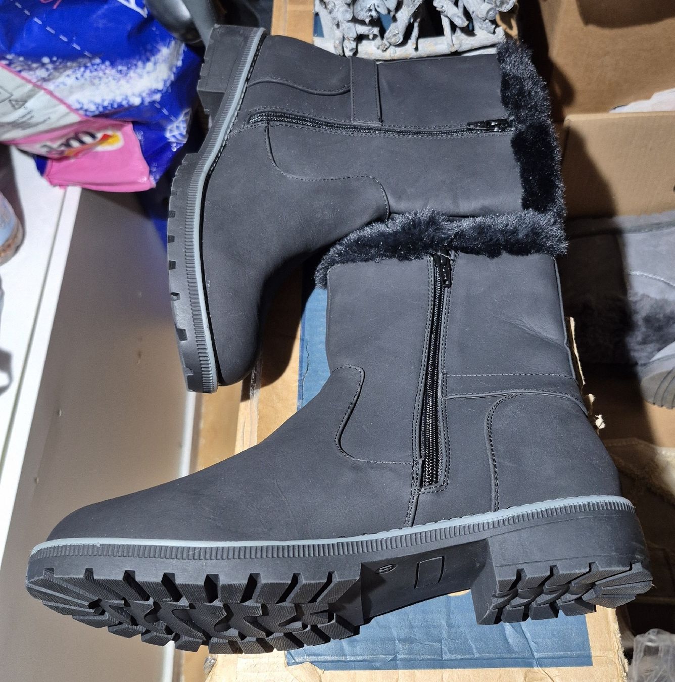 Damenschuhe: Damen Stiefel – Neu (gemäss Beschreibung) aus Wislikofen von Ana.Gomes