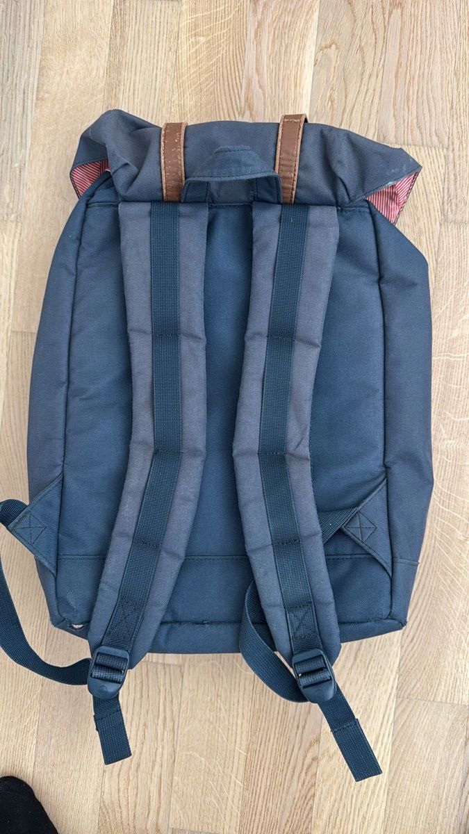 Herschel Zaini: Herschel Rucksack Dunkelblau – Usato da Basel venduto da FannySt 1