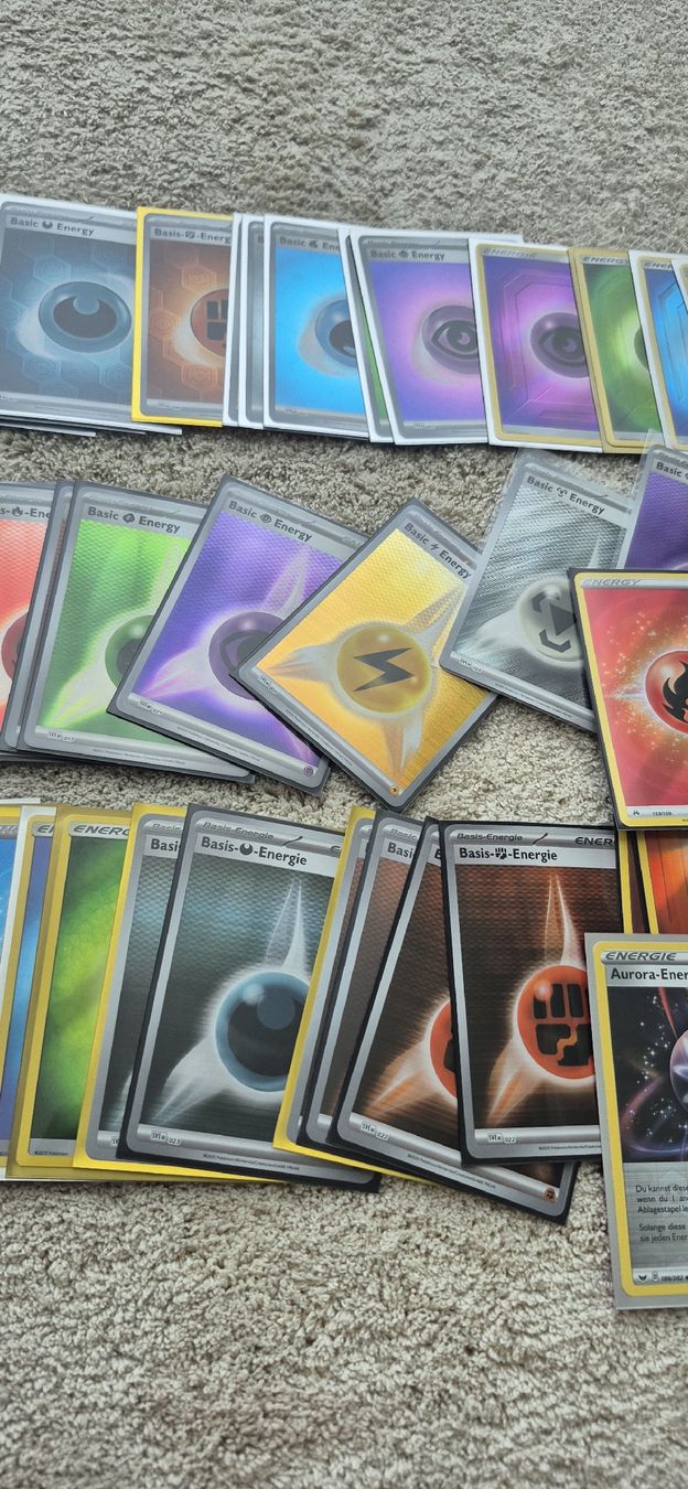 Pokémon Carte collezionabili: Pokémon Holo Energiekarten Sammlung – Usato da Mönchaltorf venduto da Volkner 5