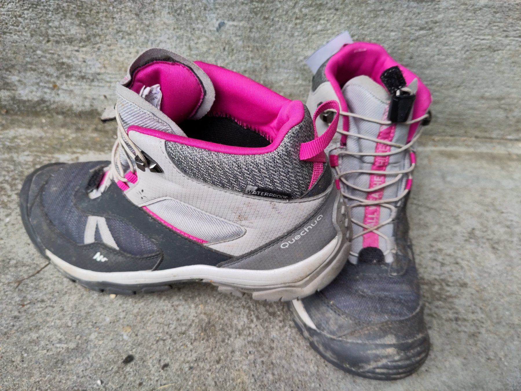 Scarpe per ragazze: Wanderschuhe Gr. 36 Quechua – Usato da Uettligen venduto da Donroli 1