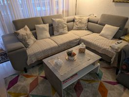 Ecksofa mit Bettfunktion inkl Tischlein
