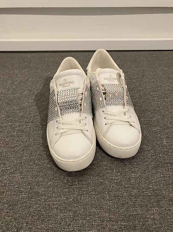 Valentino Scarpe da donna: Valentino Garavani Sneaker – Nuovo (secondo la descrizione) da Oberägeri venduto da moetmaster 1