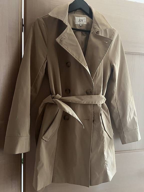 Manteaux: Trenchcoat – D'occasion à Minusio par Hefrie52
