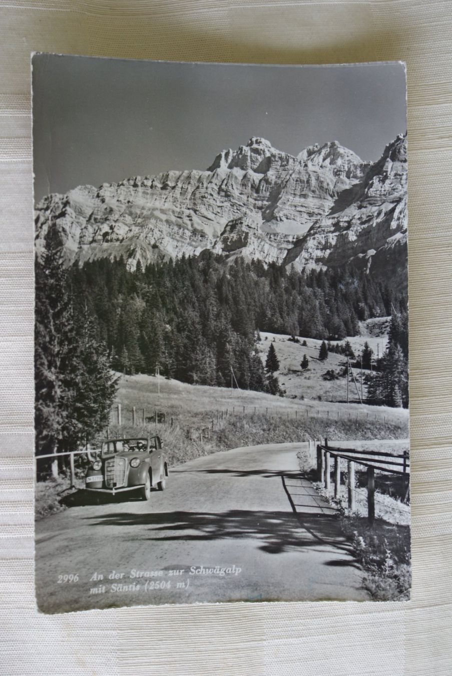 Cartoline postali: Schwägalpstrasse, Säntis, Oldtimer-Cabrio, Alpstein, – Usato da Herisau venduto da Saentis1