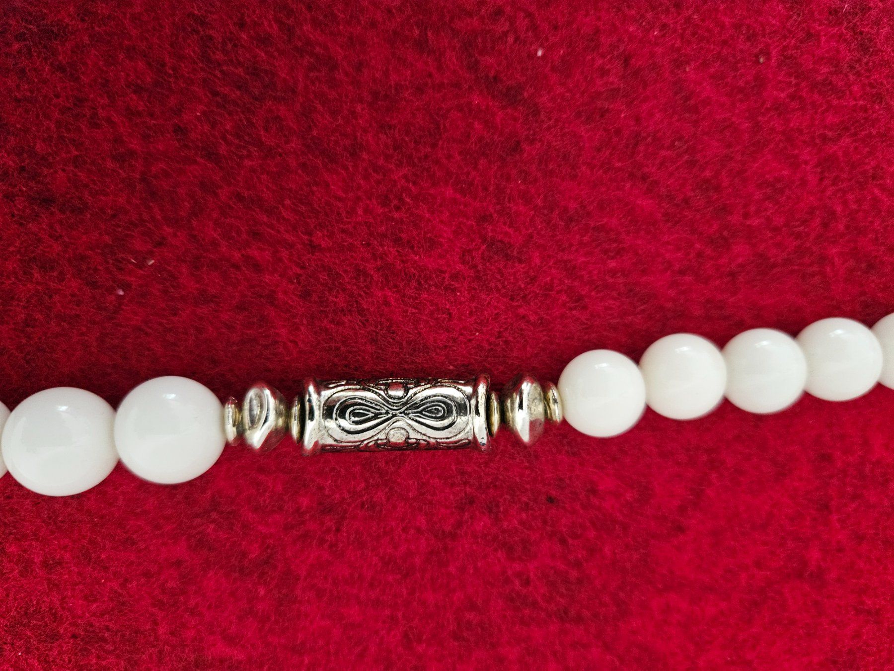 Ketten: Halskette mit weissen Perlen + Metall-Elementen Modeschmuck – Neu (gemäss Beschreibung) aus Menziken von sura76 1