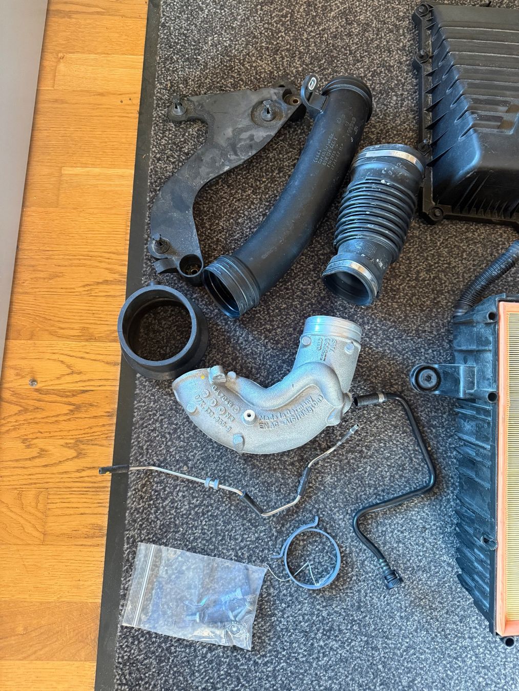Audi Tutti pezzi di ricambio auto: Audi RS3 8V FL Ansaugung Luftfilter – Usato da Fahrni b. Thun venduto da berger_tuning34 1