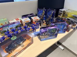 Sammlung Spielzeug Lego Funko Pop Disney Neuwertig
