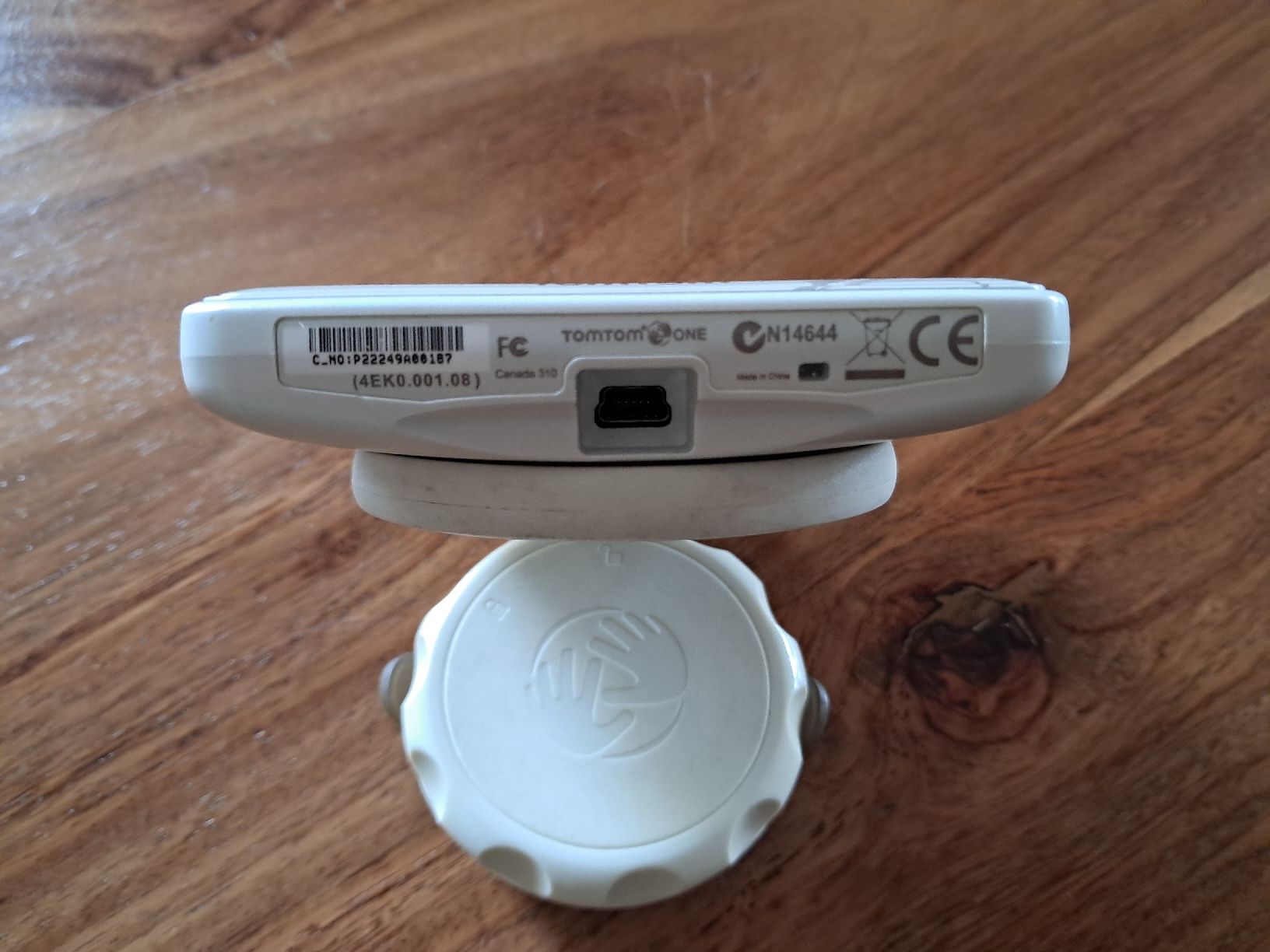 Tomtom Navigatori: TomTom Navigationsgerät White pearl – Usato da Mühleberg venduto da dalatz 1