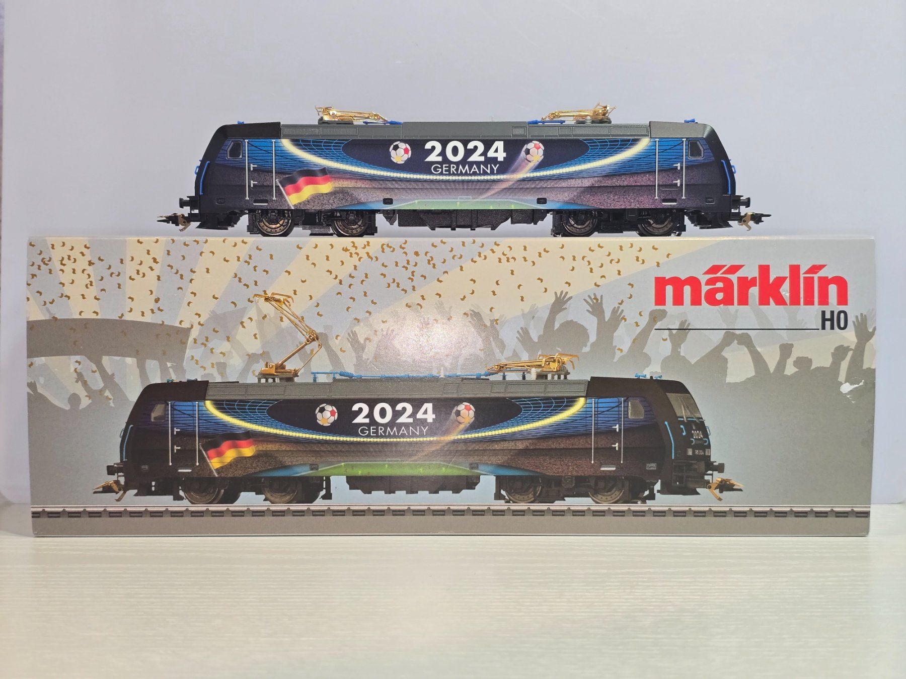 Märklin Modelleisenbahnen: Märklin 36649, DB, Br 185.2, WM 2024, Germany, MFX Sound – Neu (gemäss Beschreibung) aus Kloten von Nicola2