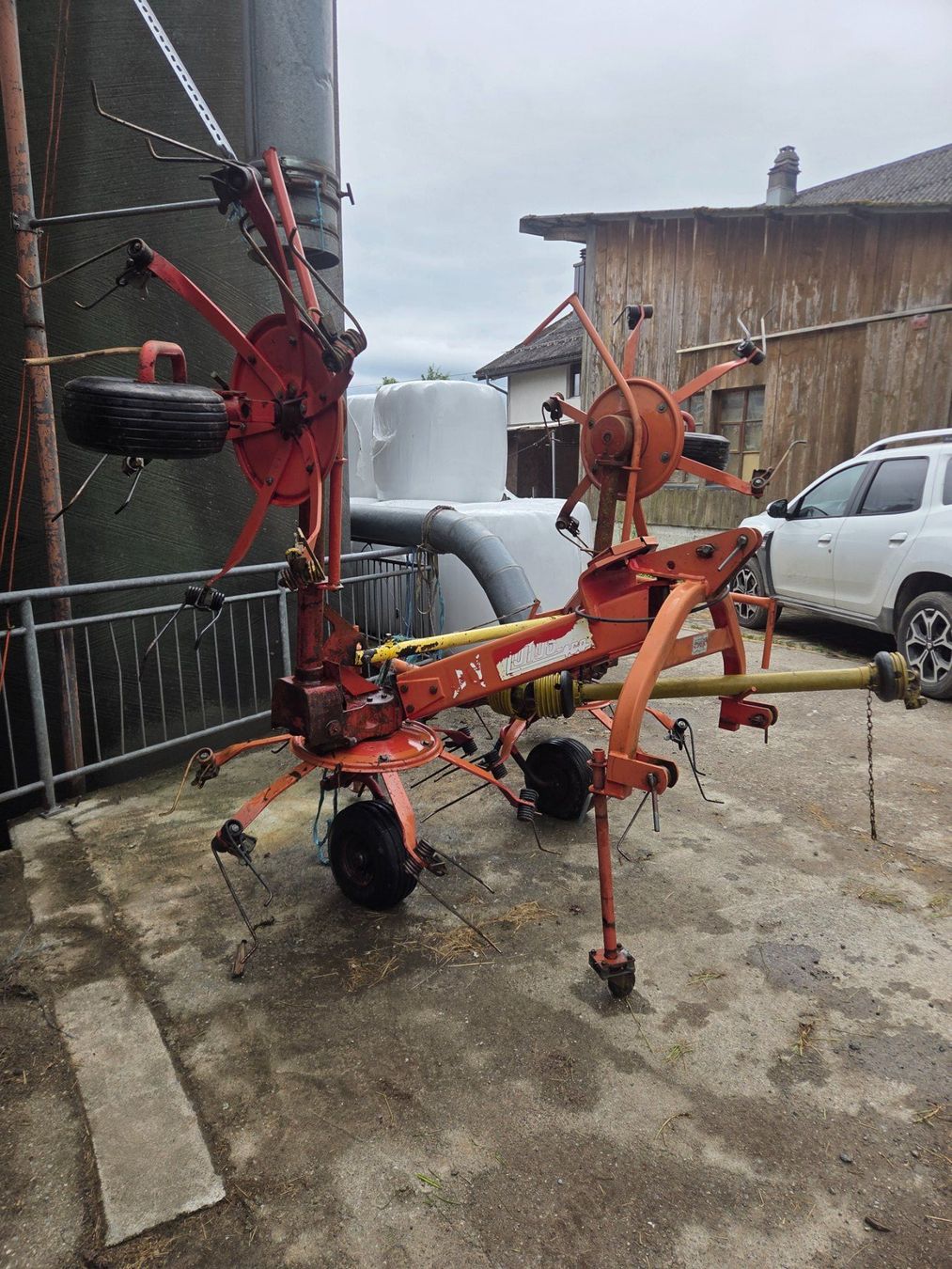 Lely Tutte le macchine: Kreiselheuer Lely Lotus 460 – Usato da Unterkulm venduto da nee_tk5v 1