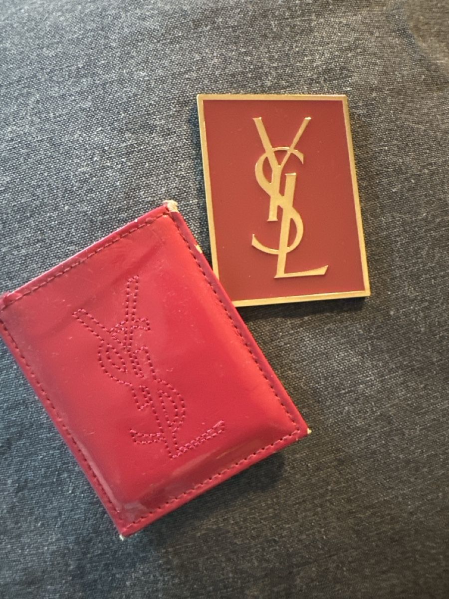 Spiegel: YSL Schminkspiegel  – Gebraucht aus Bassersdorf von Ayumiyamaguchi