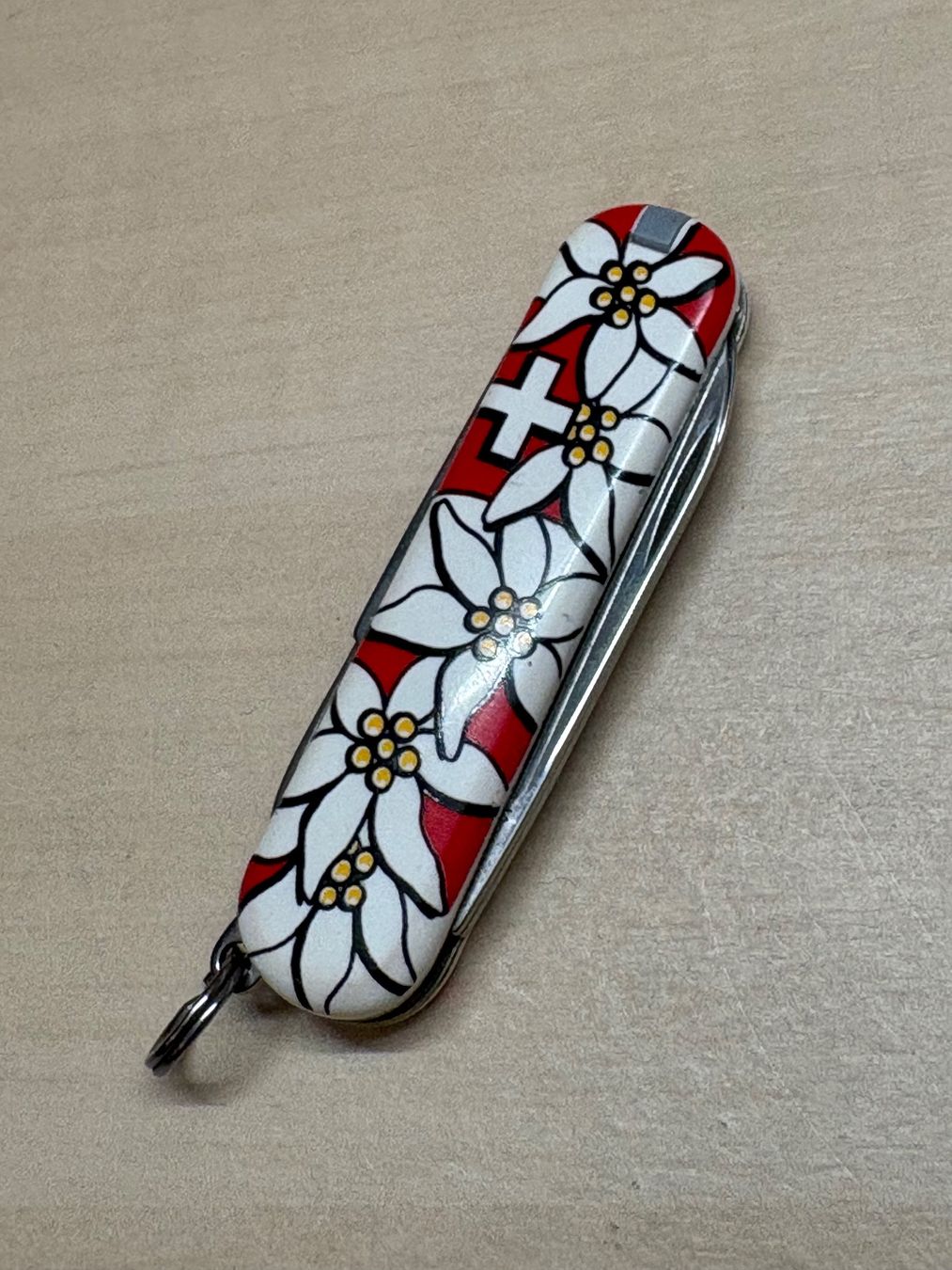 Victorinox Coltelli tascabile: Victorinox Classic SD Edelweiss – Usato da Rümligen venduto da Sibill