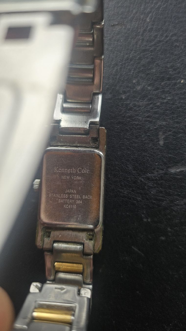Uhren: Kenneth Cole Damenuhr 25mm – Gebraucht aus Goldiwil (Thun) von rkweiss 2